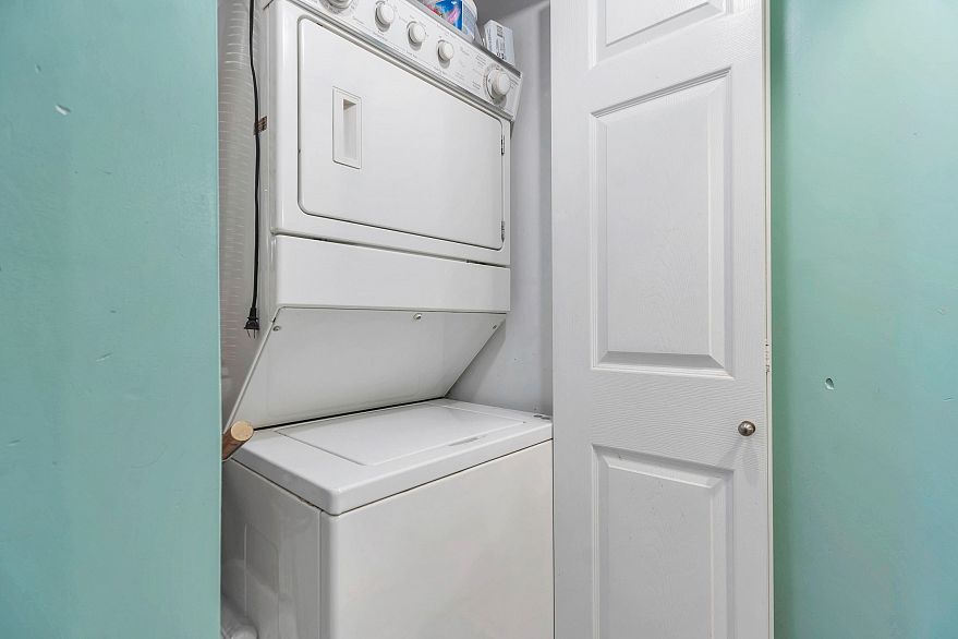 1501 63 Keefer Place