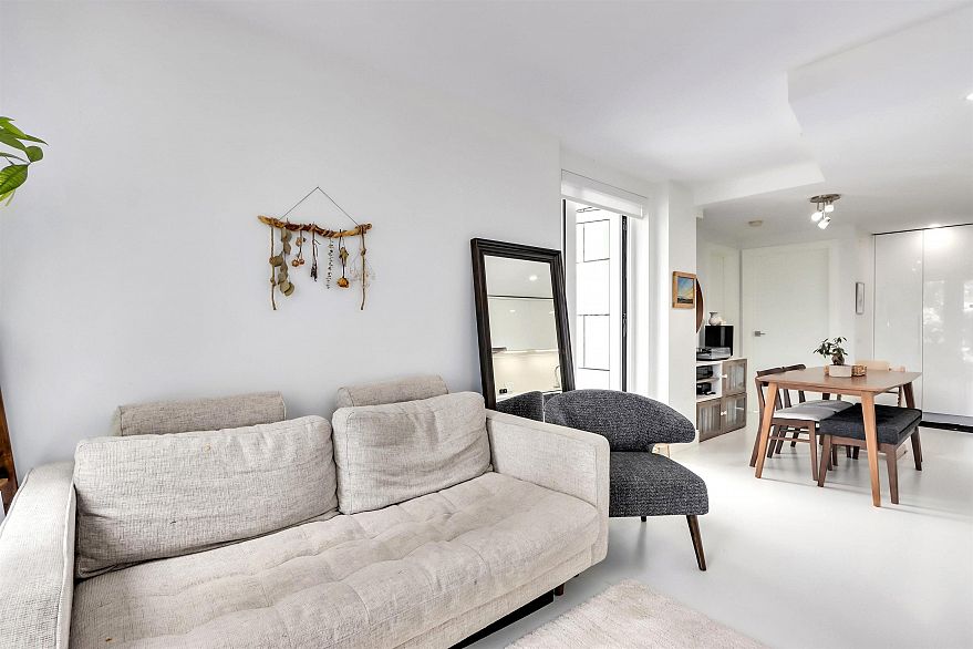 303 2239 W 7th Avenue