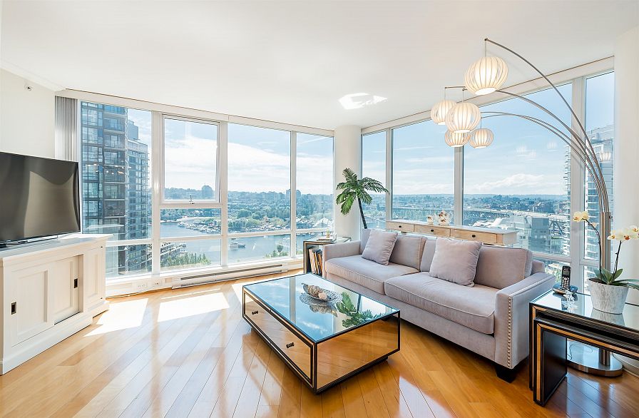 1438 RICHARDS STREET, Vancouver BC V6Z 3B8