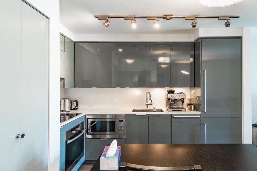 811 161 W Georgia Street