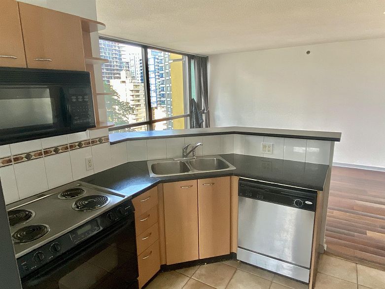 905 1367 Alberni Street