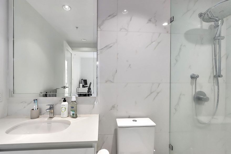 303 2239 W 7th Avenue