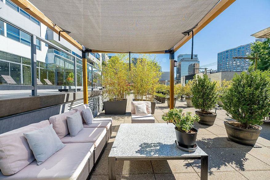 PH1 1060 Alberni Street