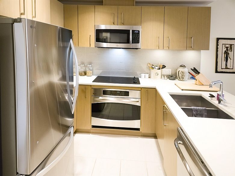 218 5983 Gray Avenue