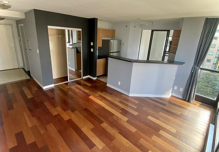 905 1367 Alberni Street