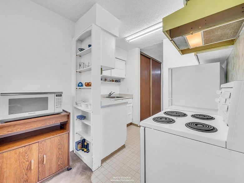 311 2121 W 6th Avenue