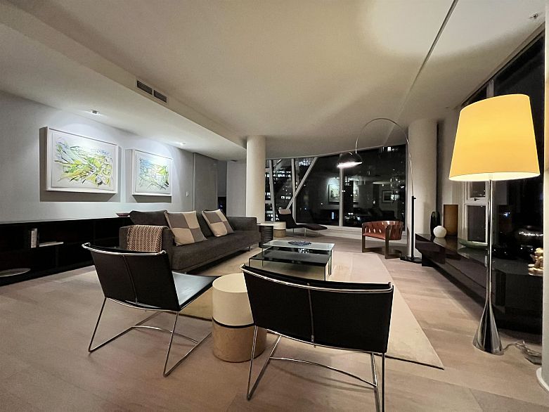 901 1409 W Pender Street