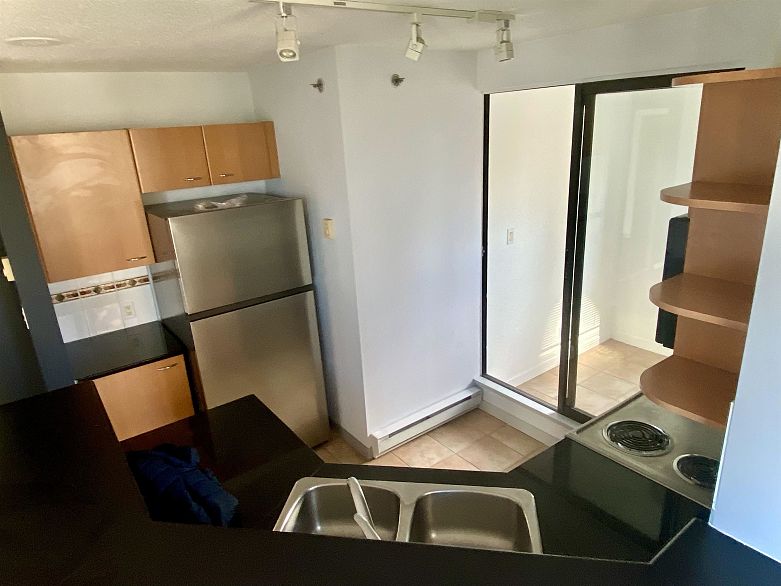 905 1367 Alberni Street