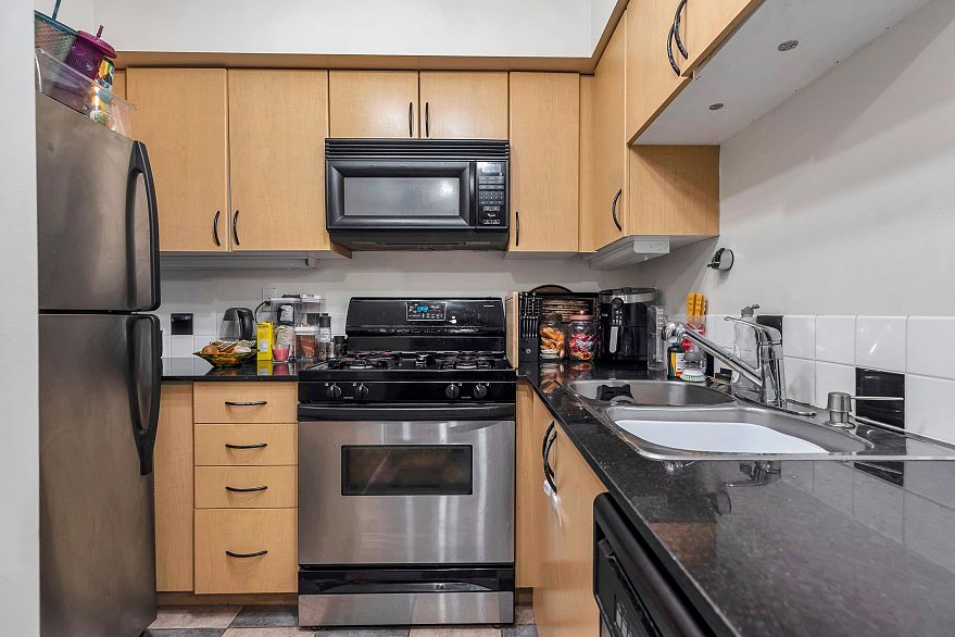 1501 63 Keefer Place