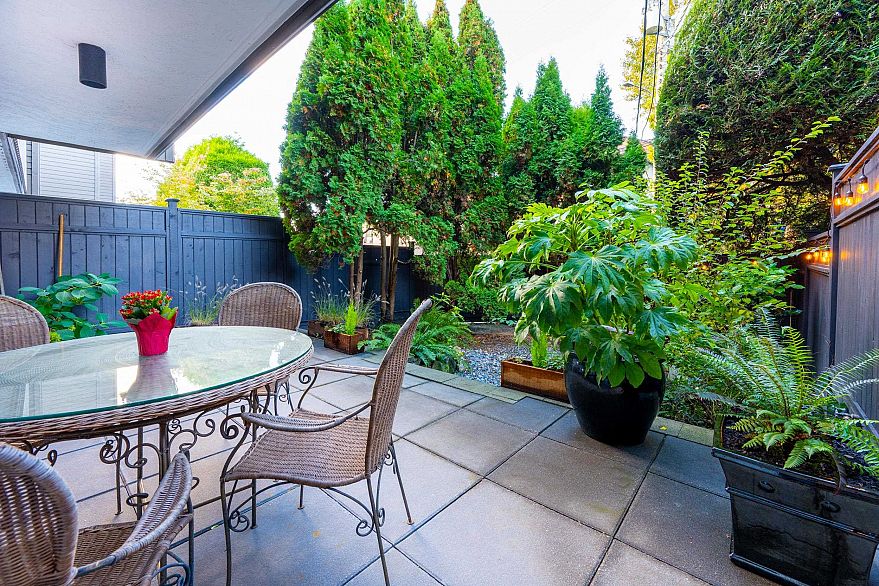 117 265 E 15th Avenue