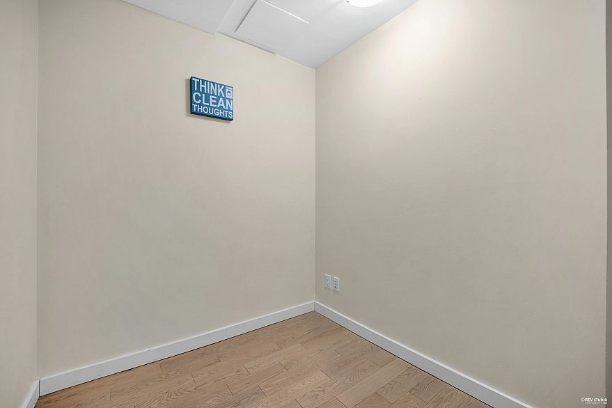 1002 88 W 1st Avenue