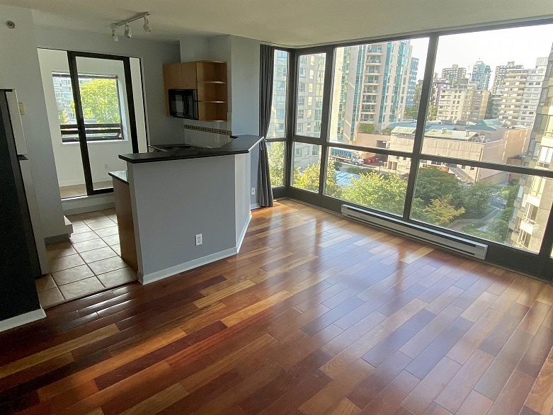 905 1367 Alberni Street