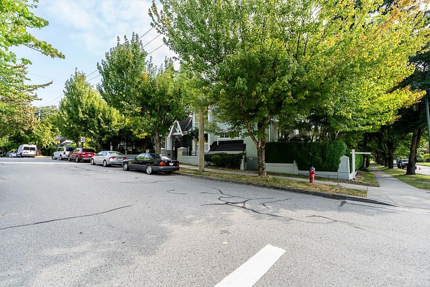 102 3188 Camosun Street