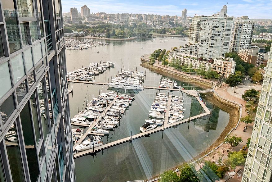 2606 1067 Marinaside Crescent