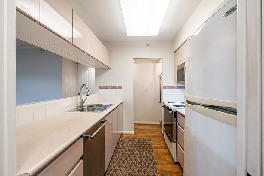 102 3188 Camosun Street