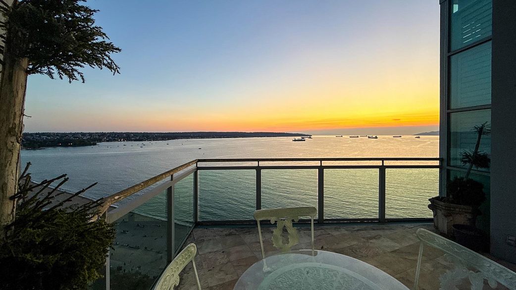 17 1861 Beach Avenue