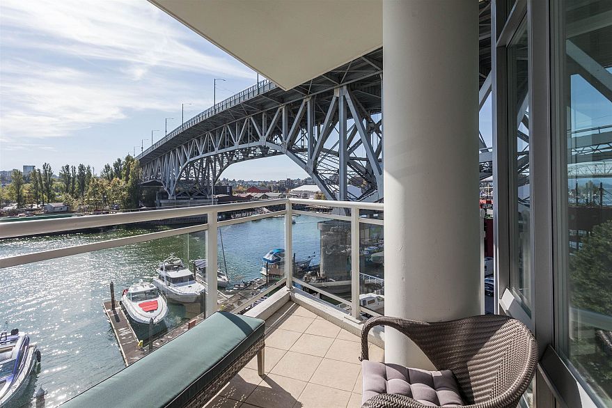 605 628 Kinghorne Mews