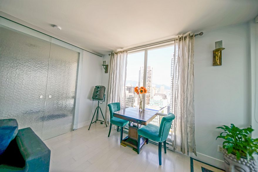 2802 535 Smithe Street