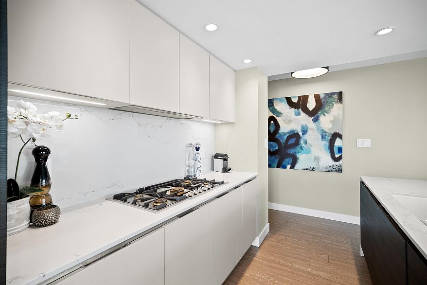 2606 1067 Marinaside Crescent