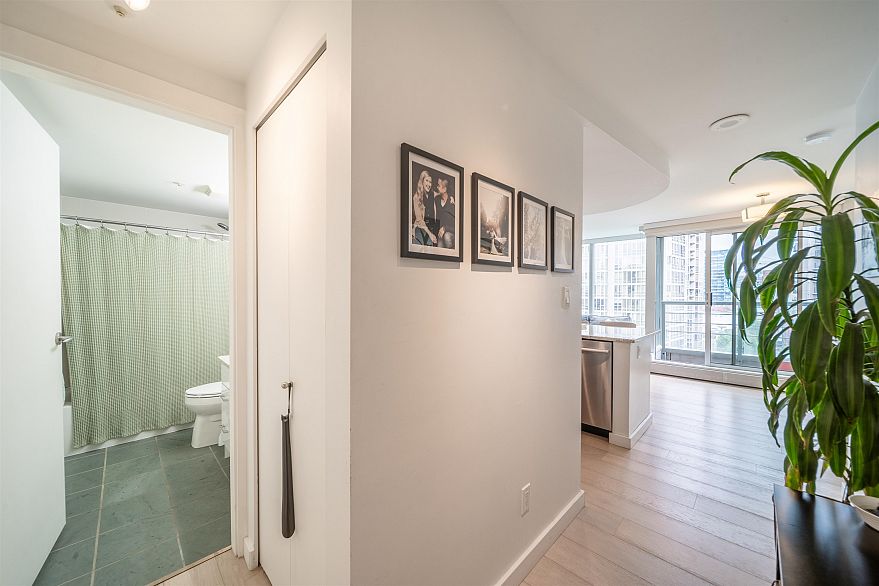 1603 1008 Cambie Street