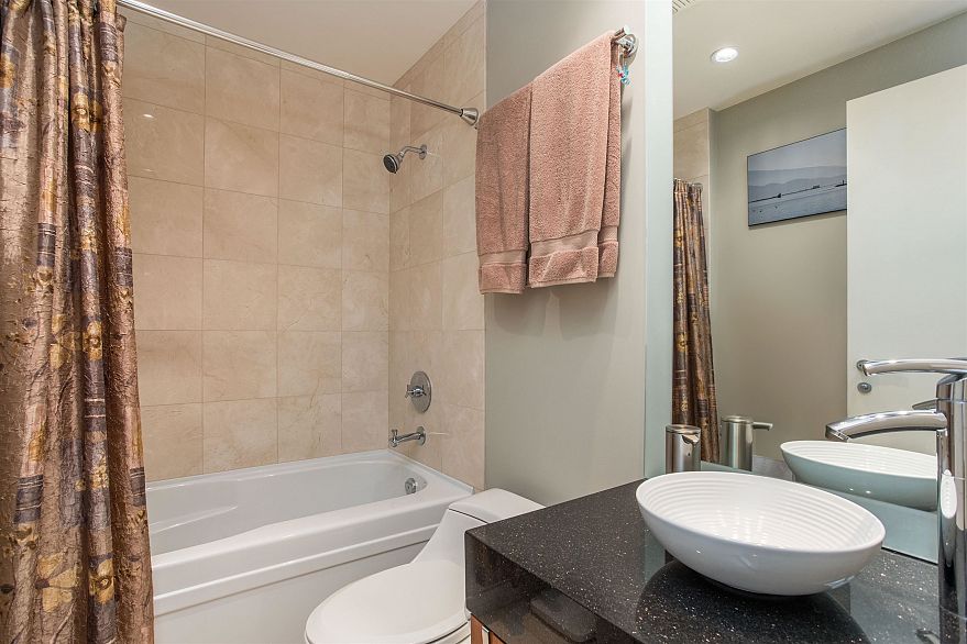 605 628 Kinghorne Mews