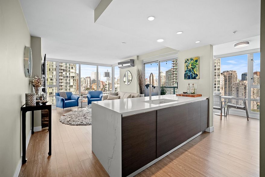 2606 1067 Marinaside Crescent