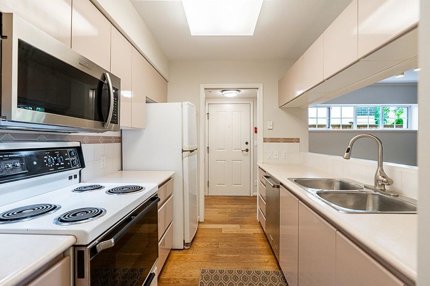 102 3188 Camosun Street