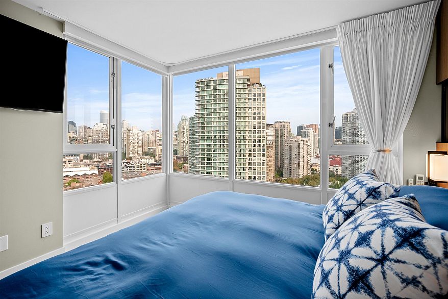 2606 1067 Marinaside Crescent