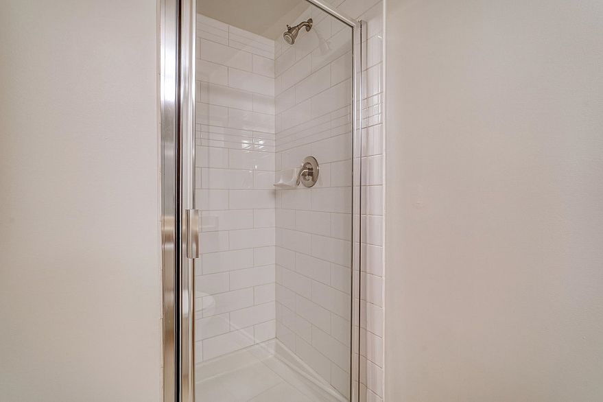 302 2741 E Hastings Street