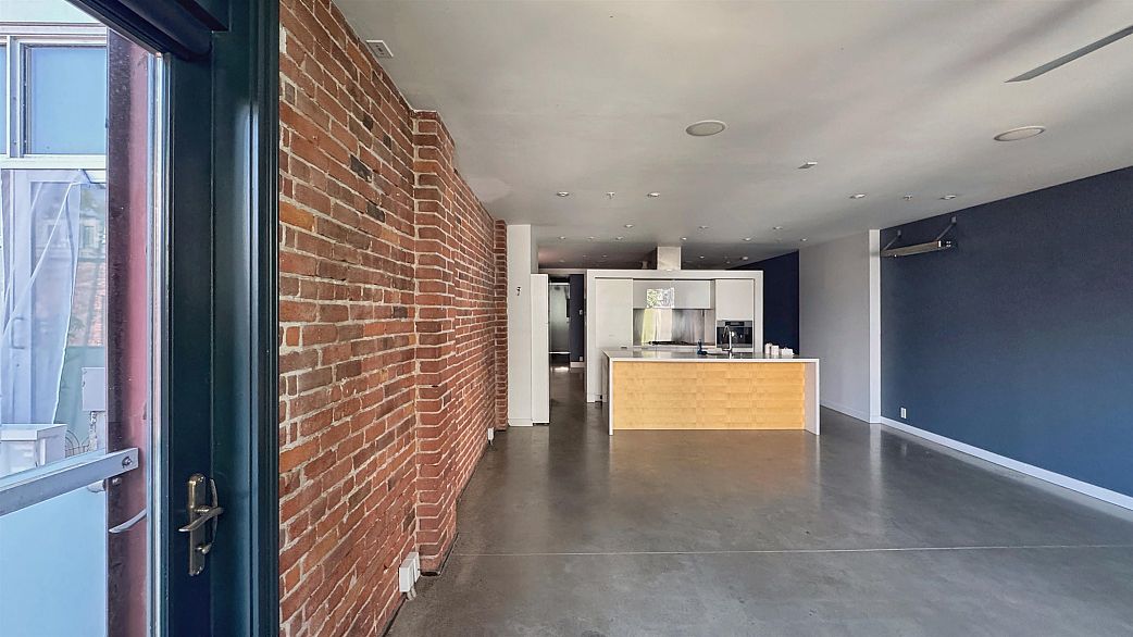 605 53 W Hastings Street