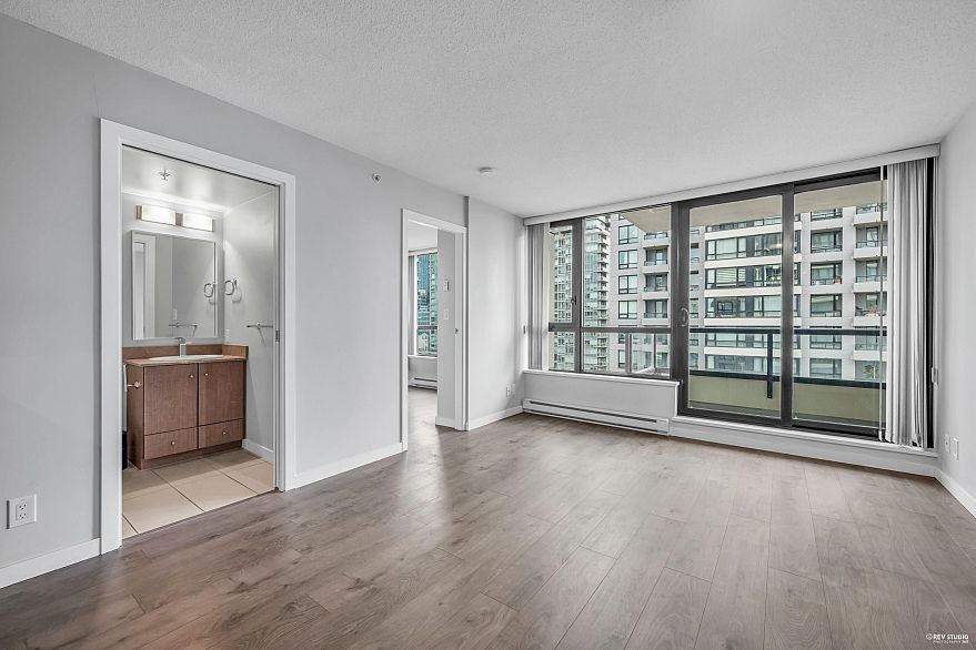 1703 977 Mainland Street