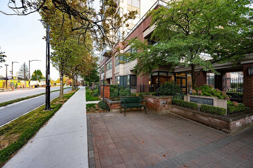 603 538 W 45th Avenue