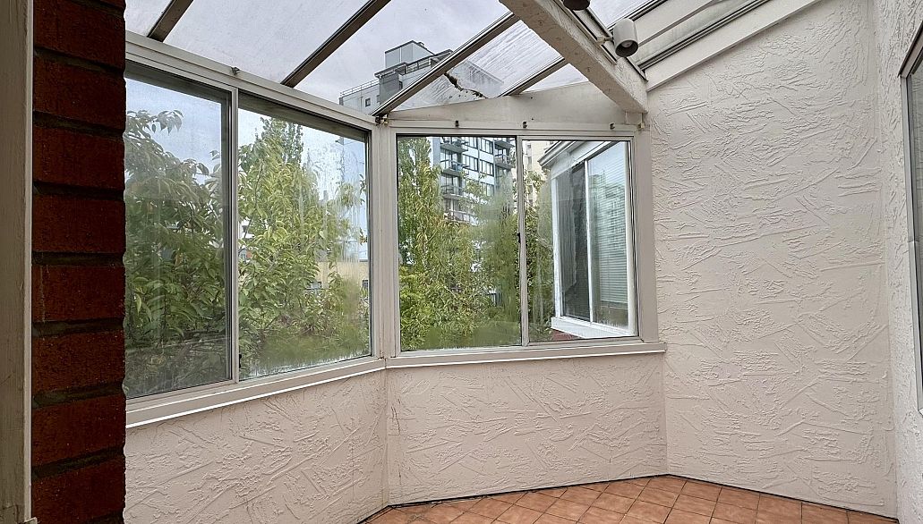 403 1010 Chilco Street