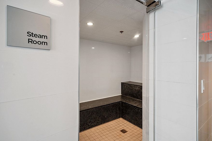 206 1477 W Pender Street