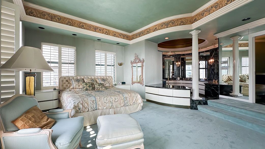 17 1861 Beach Avenue