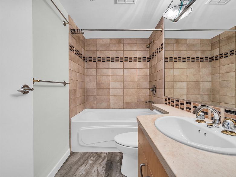 1101 198 Aquarius Mews