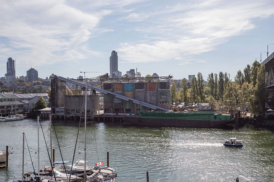 605 628 Kinghorne Mews