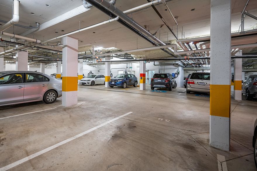 205 7928 Yukon Street