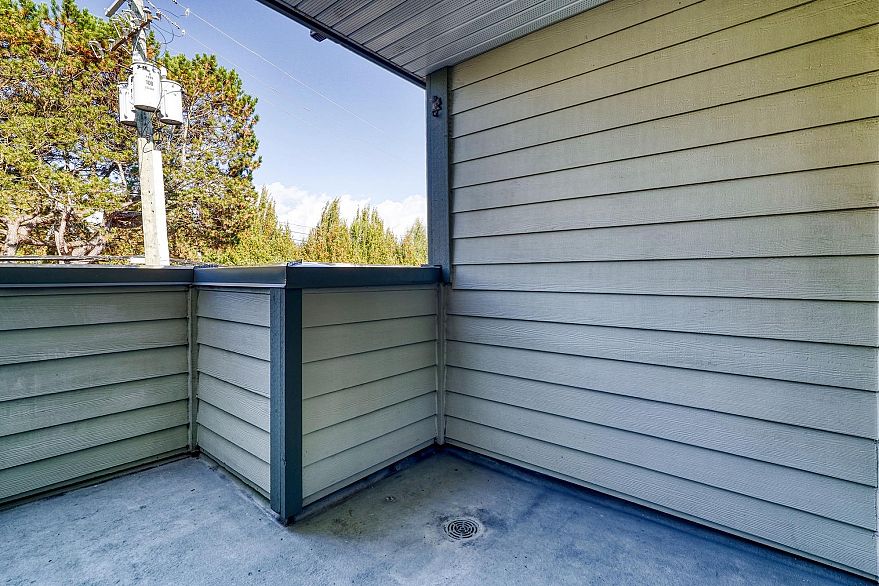 302 2741 E Hastings Street