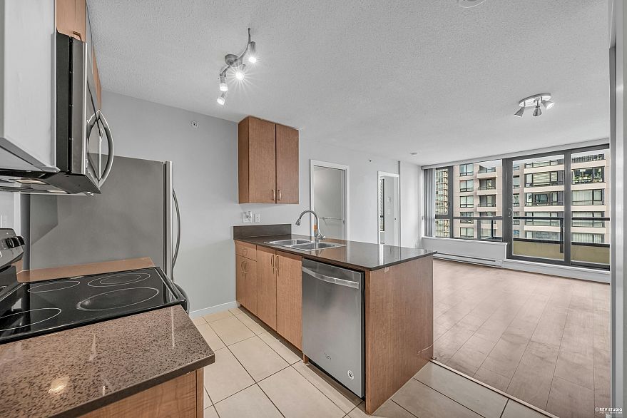 1703 977 Mainland Street