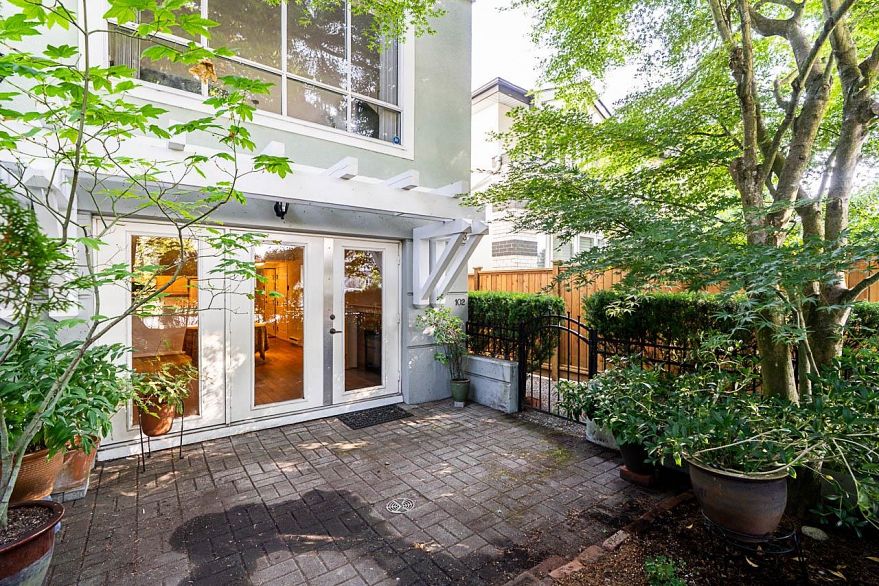 102 3188 Camosun Street