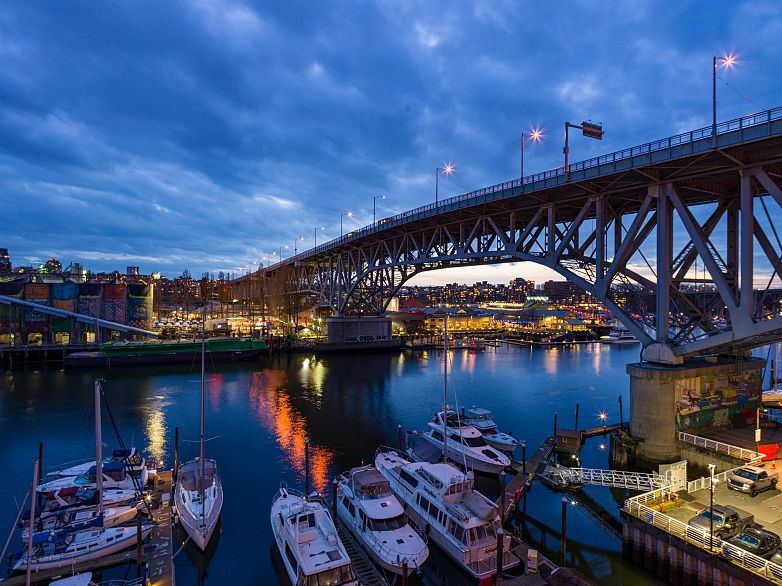 605 628 Kinghorne Mews