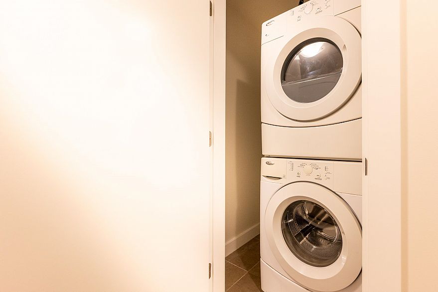 1707 1372 Seymour Street