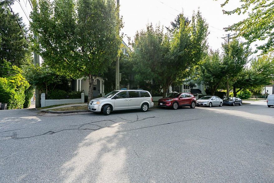 102 3188 Camosun Street