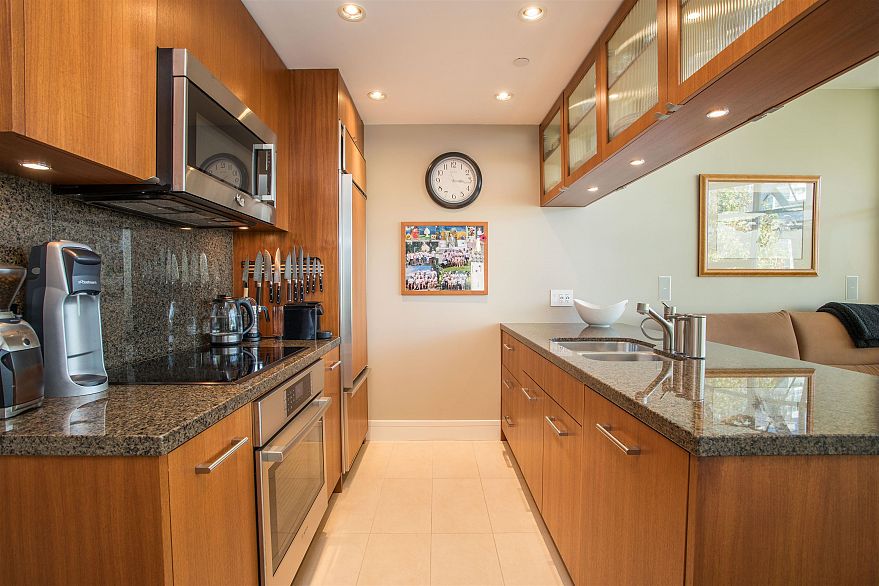 605 628 Kinghorne Mews