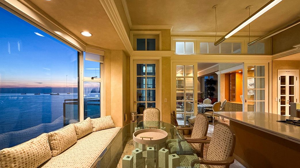 17 1861 Beach Avenue