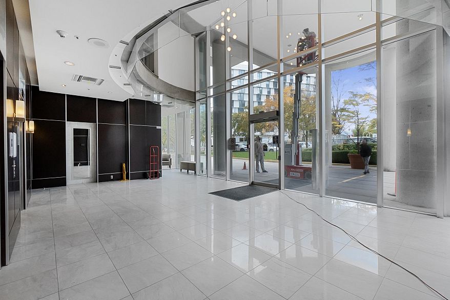 1704 555 Jervis Street