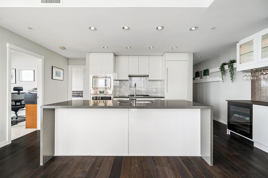 2209 5628 Birney Avenue