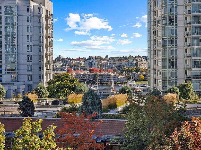 602 1177 Pacific Boulevard