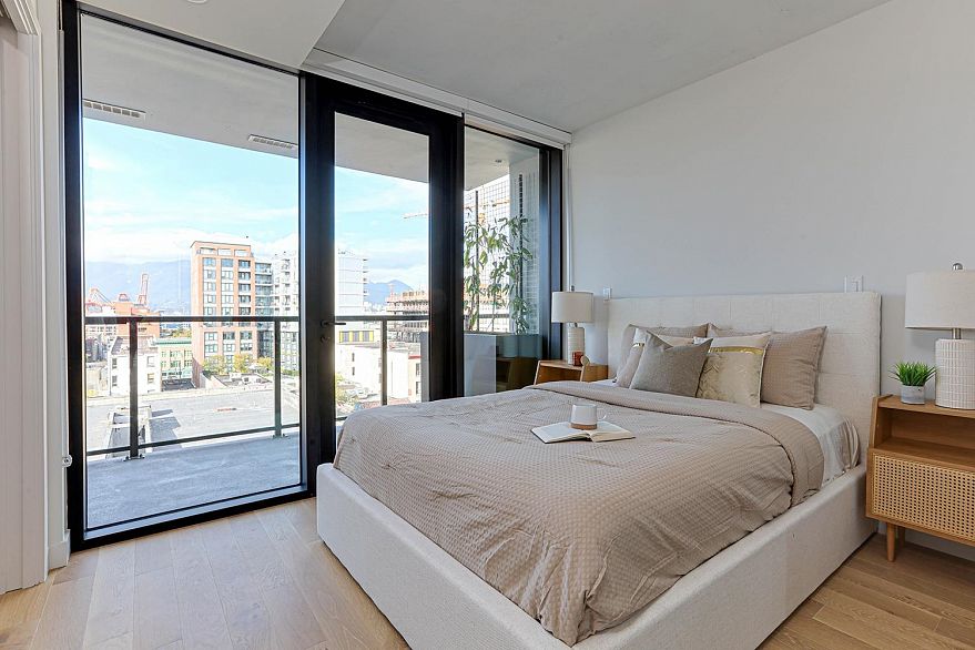 903 239 Keefer Street